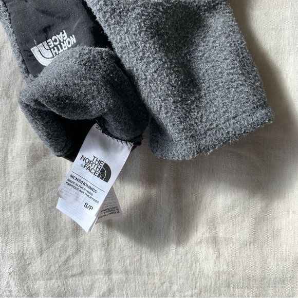 The North Face Denali Etip Gloves - Picture 2 of 4